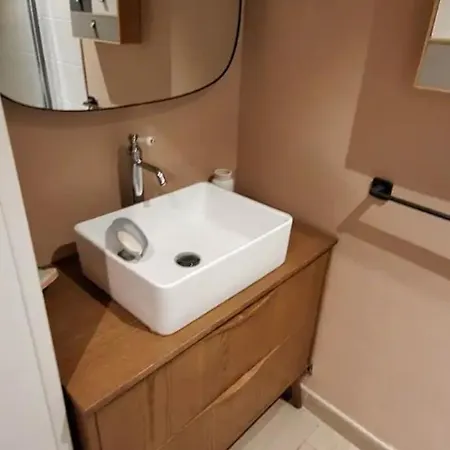 Le Fiacre Apartment *